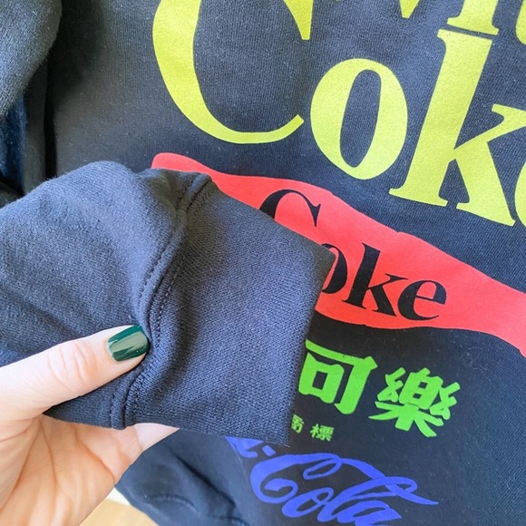 COCA-COLA Unisex Black Multi Logo Crew Neck Fleece Lined Graphic Sweatshirt sz S - Picture 7 of 8